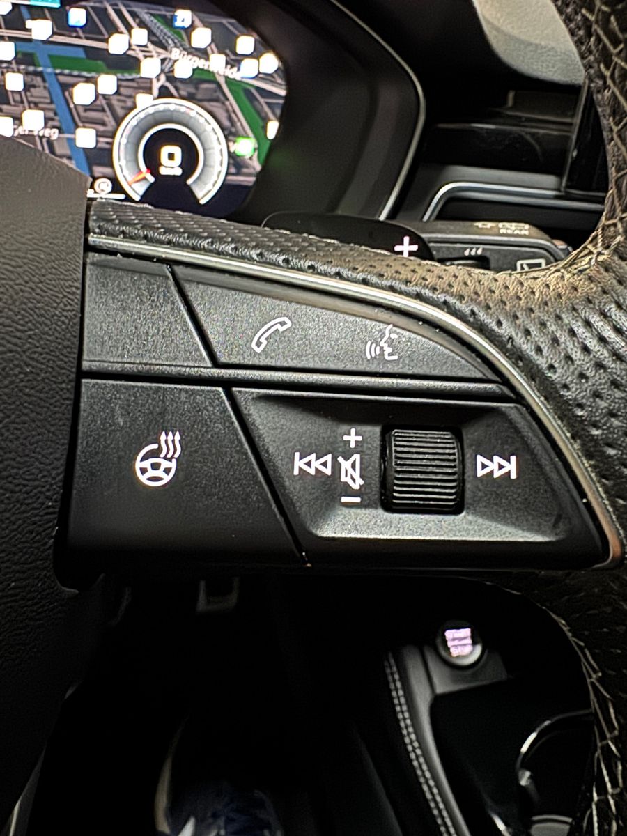 Fahrzeugabbildung Audi A4 35 TDI S-LINE BLACK RS4 SITZE MASSAGE VIRTUAL