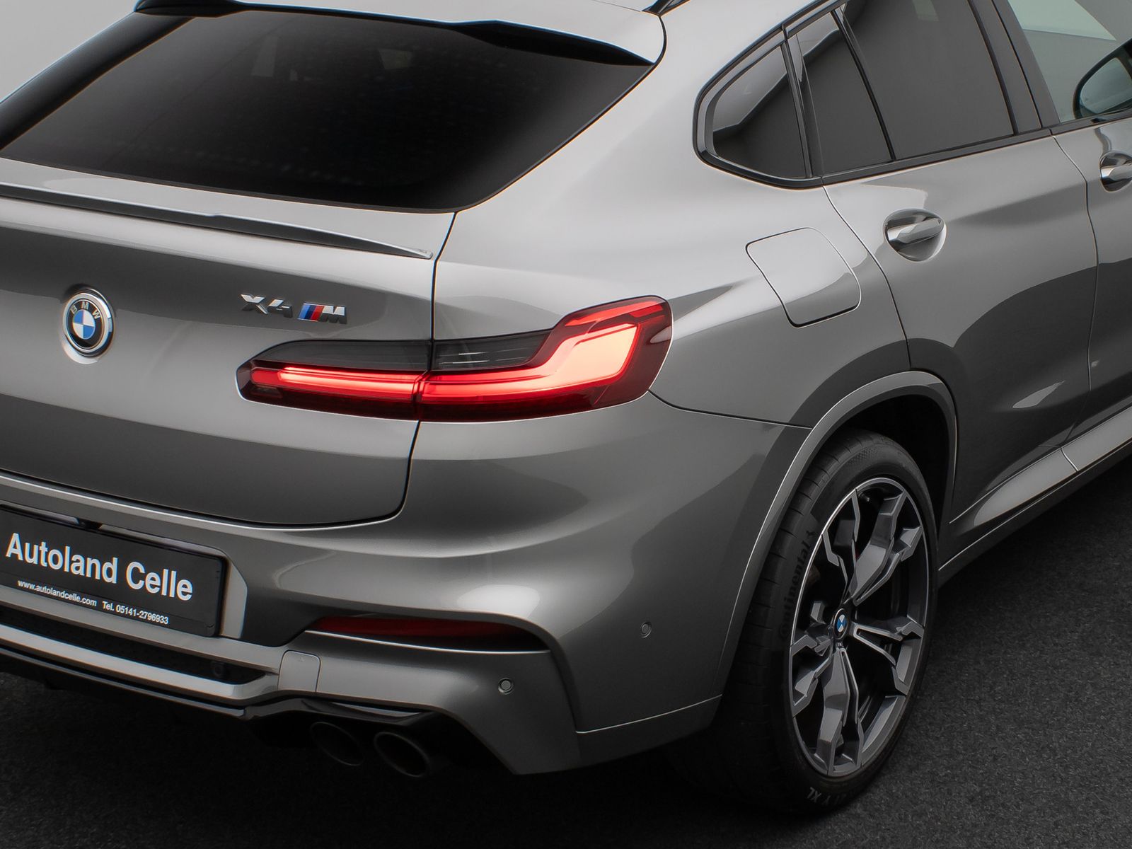 Fahrzeugabbildung BMW X4 M Panorama 360°HUD H/K TV DispKey