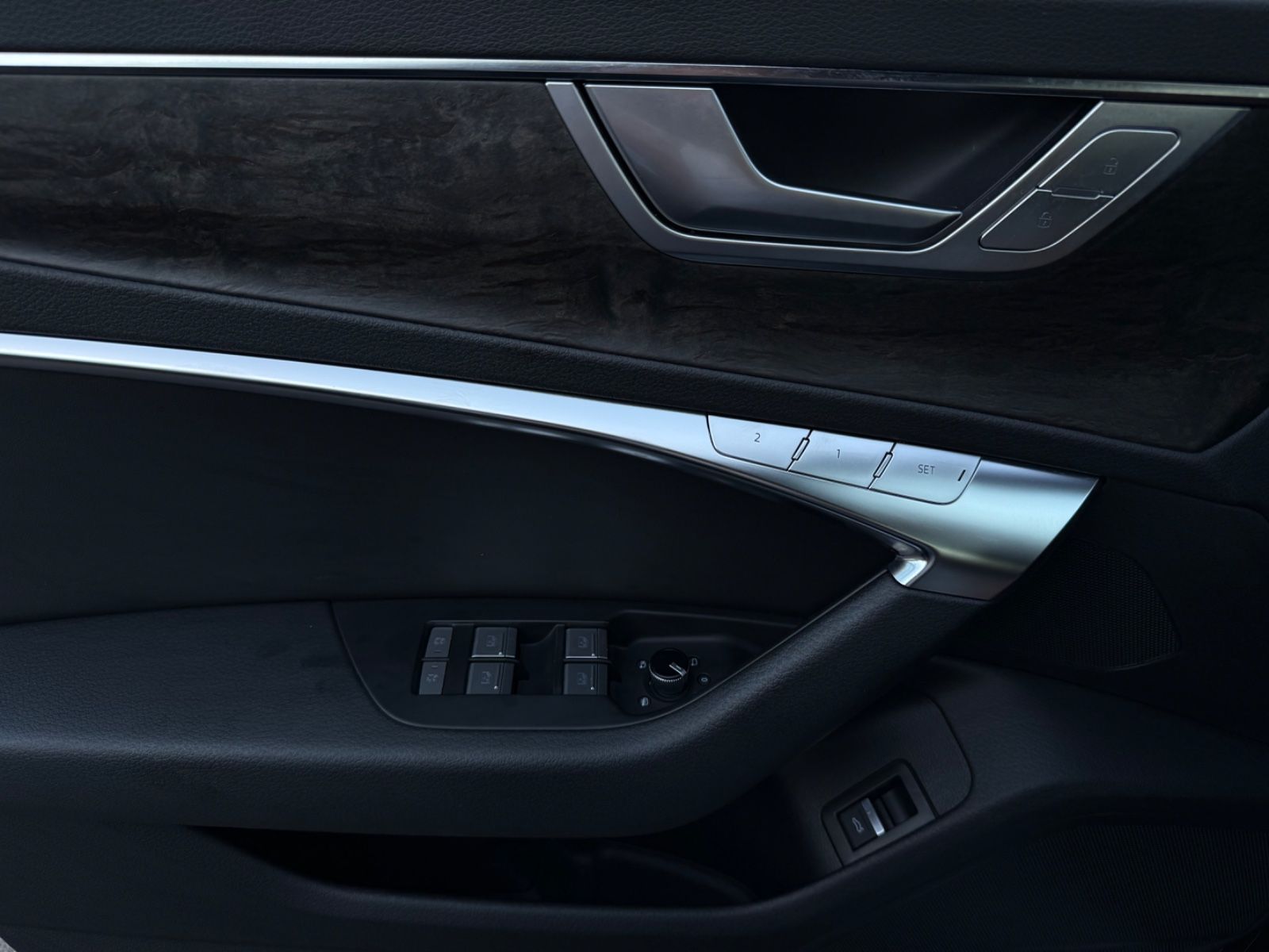 Fahrzeugabbildung Audi A6 Avant 40 TDI quattro design*LED*Leder*Kamera