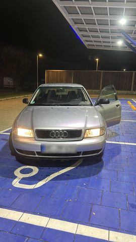 Audi A4 1,8 tüv 01,26