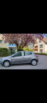 Renault Clio 1.2  mit Pano - Renault Alaskan in Frankfurt (Main)