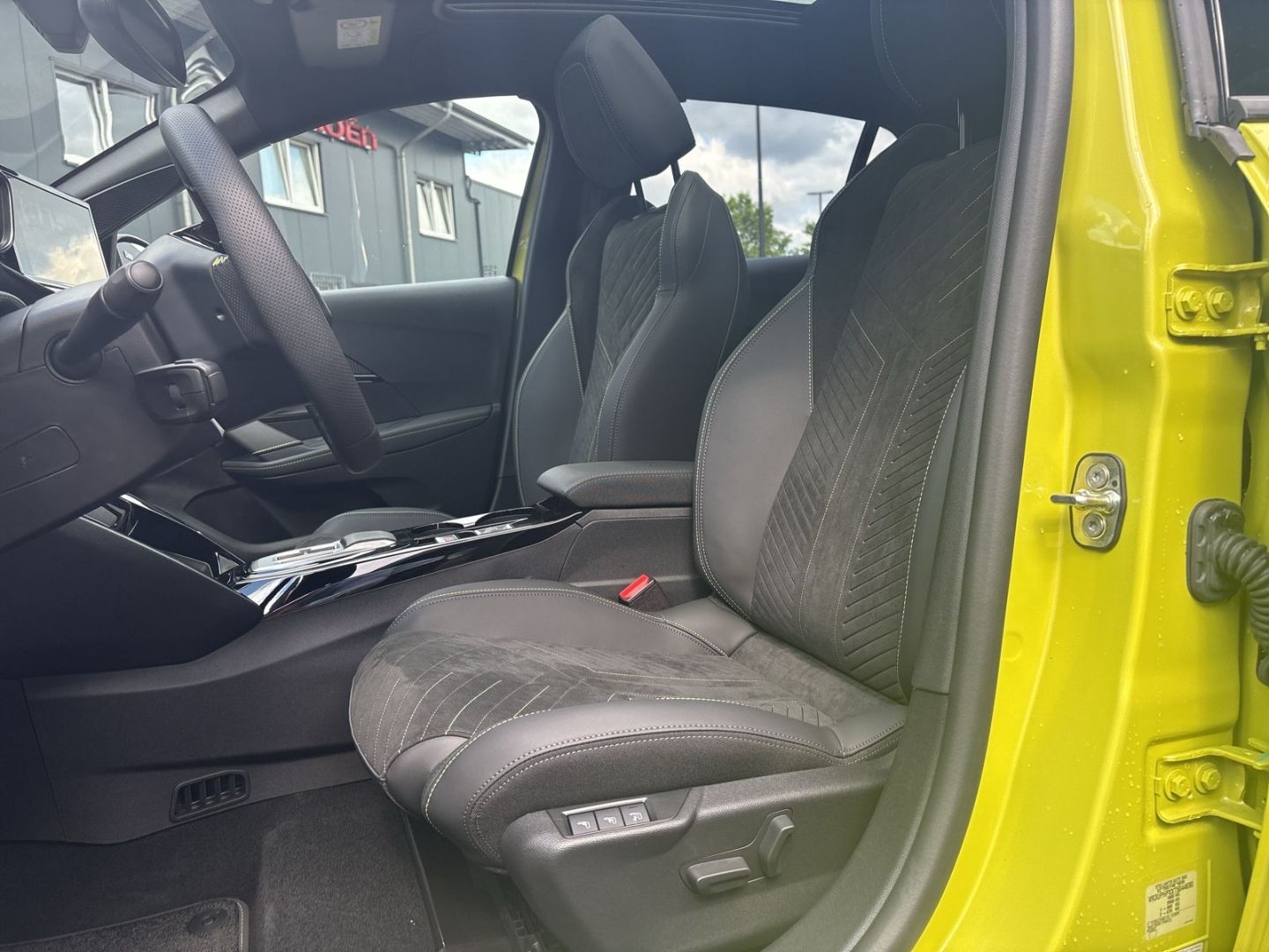 Peugeot 208 - Bild 14