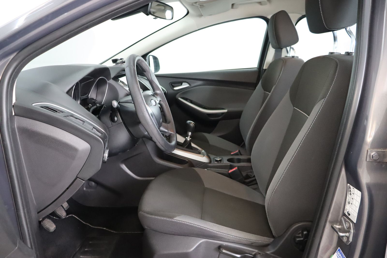 Fahrzeugabbildung Ford Focus 1.6 EcoBoost Turnier * 1. Hand * Anhängerk