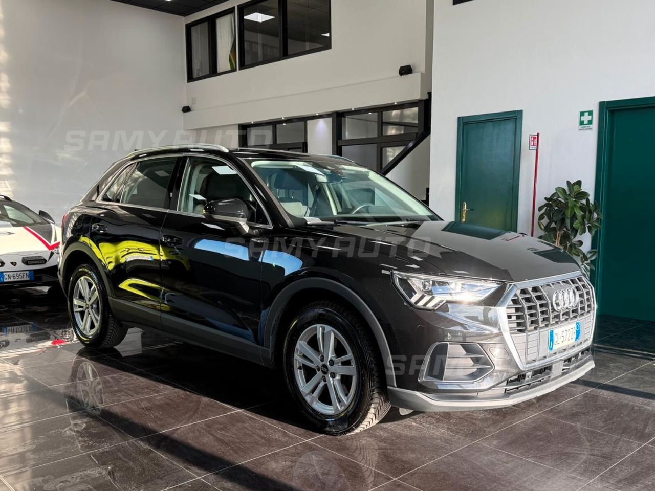 Audi Q3 35 TDI S tronic Business imagem 2