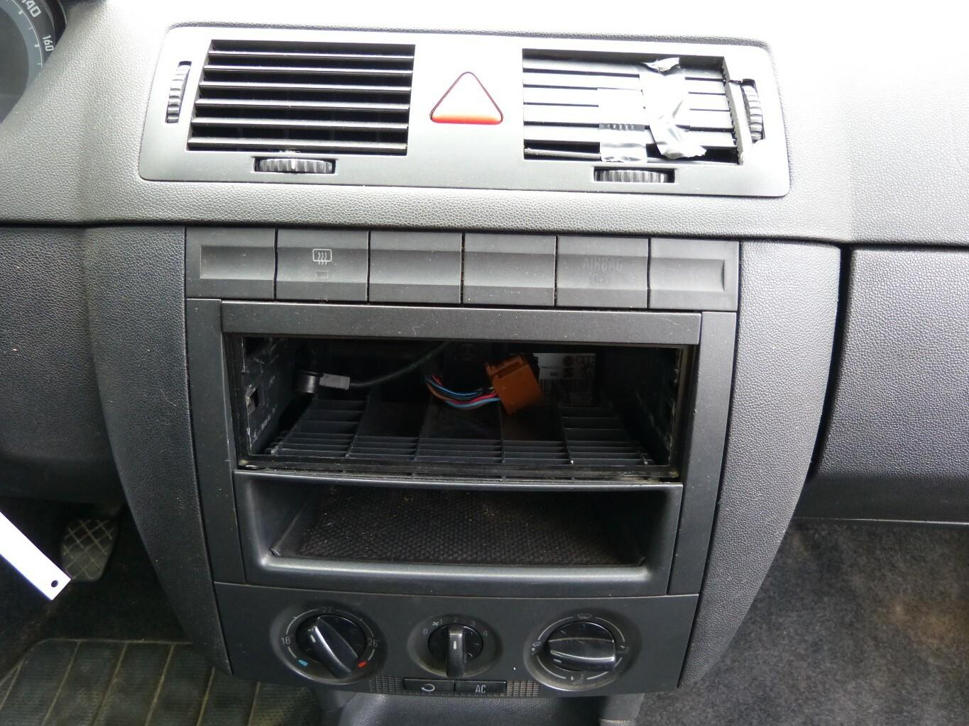 Skoda Fabia 2006 — photo 13