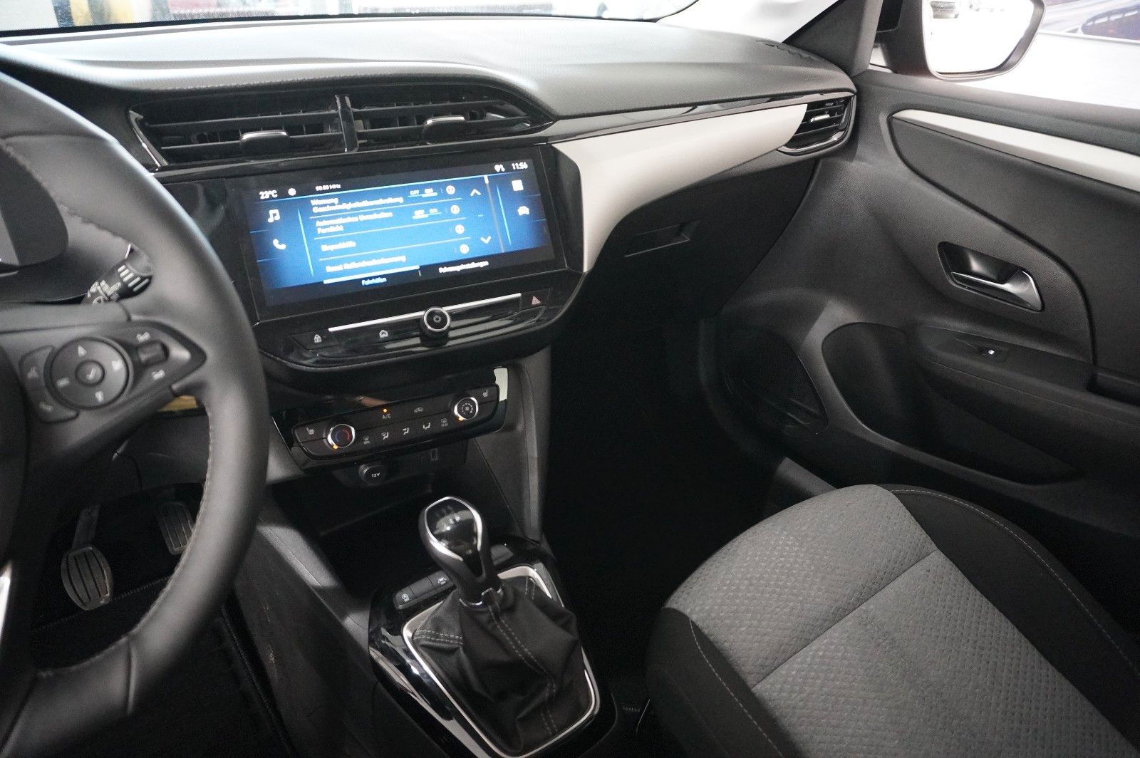 Fahrzeugabbildung Opel Corsa F 1.2 FACELIFT NAVI/LED/KAMERA/VIRTU./DAB+