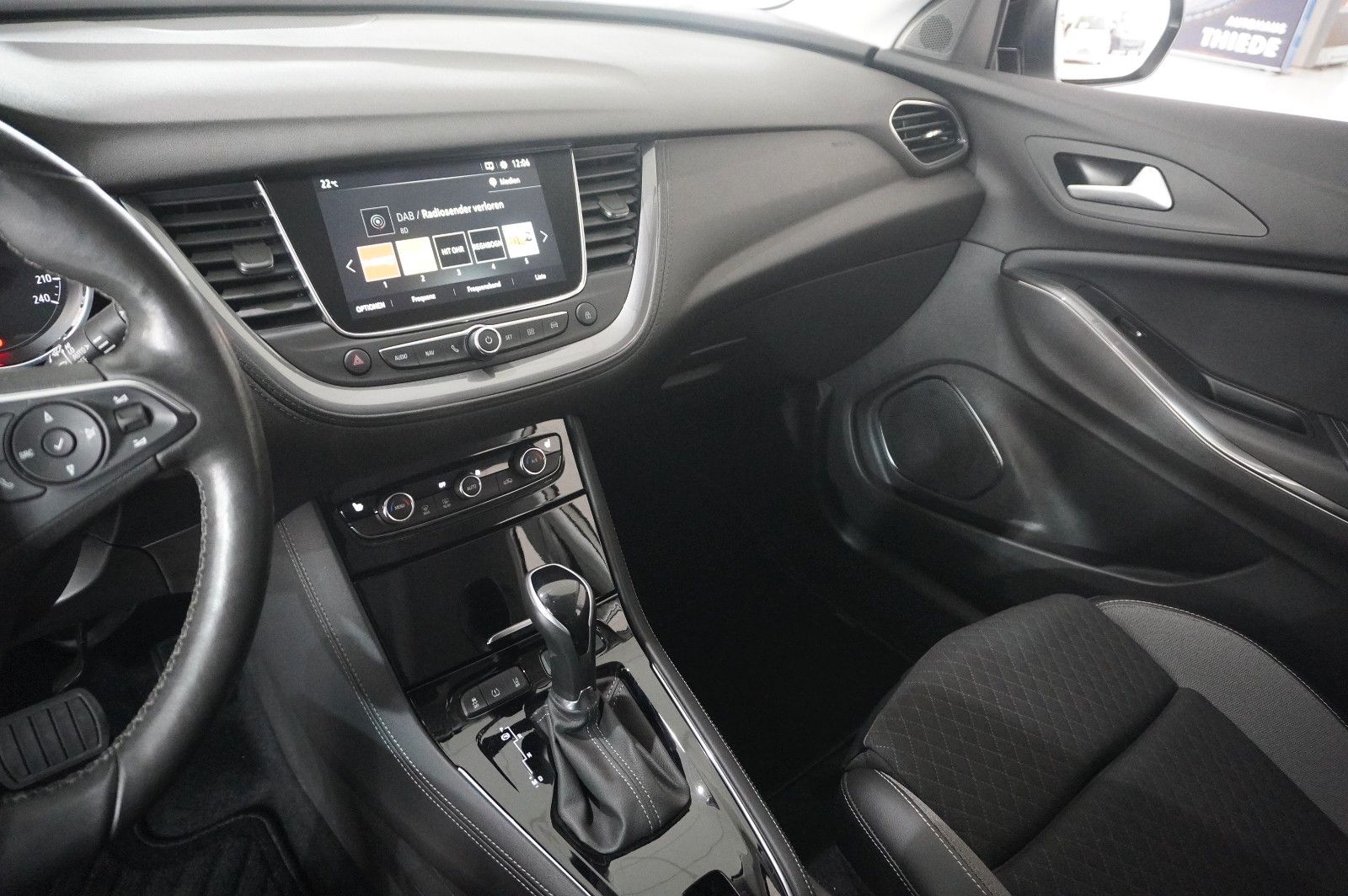 Fahrzeugabbildung Opel Grandland 1.5D ELEGANCE NAVI/LED/KAMERA/SPORT/SH