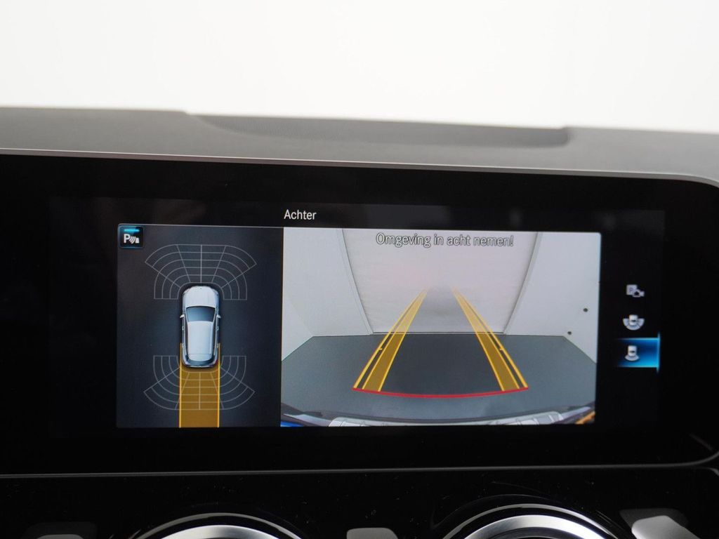 Mercedes-Benz GLA 200 Business Solution Luxury AMG Felgen MBUX