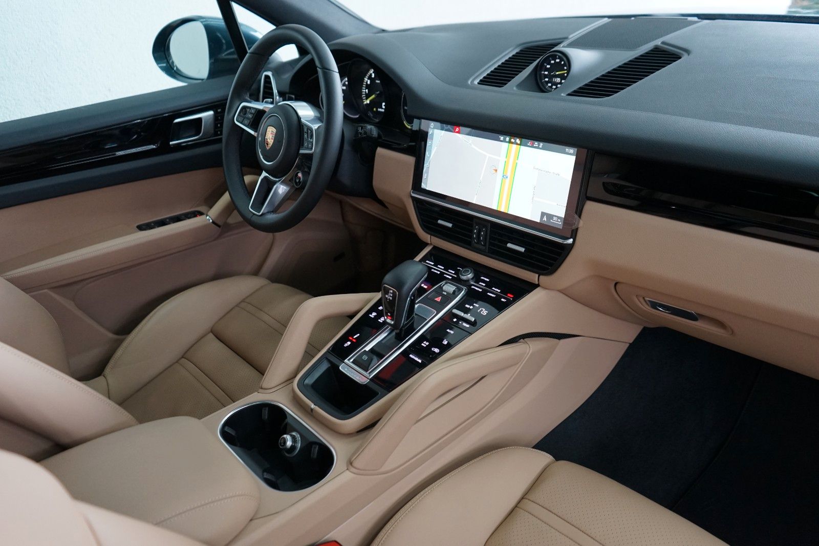 Porsche Cayenne E-Hybrid/154km/LUFT/PANO/AHK/14W/21z foto 10