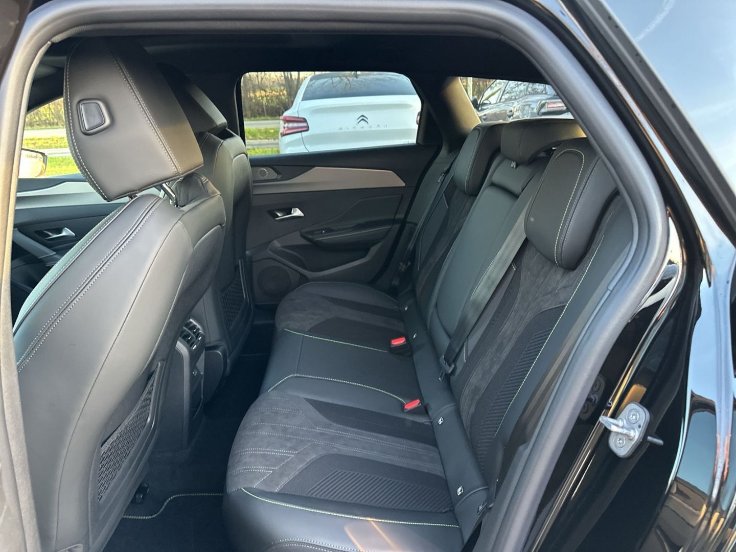 Fahrzeugabbildung Peugeot 308 SW GT HYBRID 145 e-DSC6 El. Pano Navi ACC