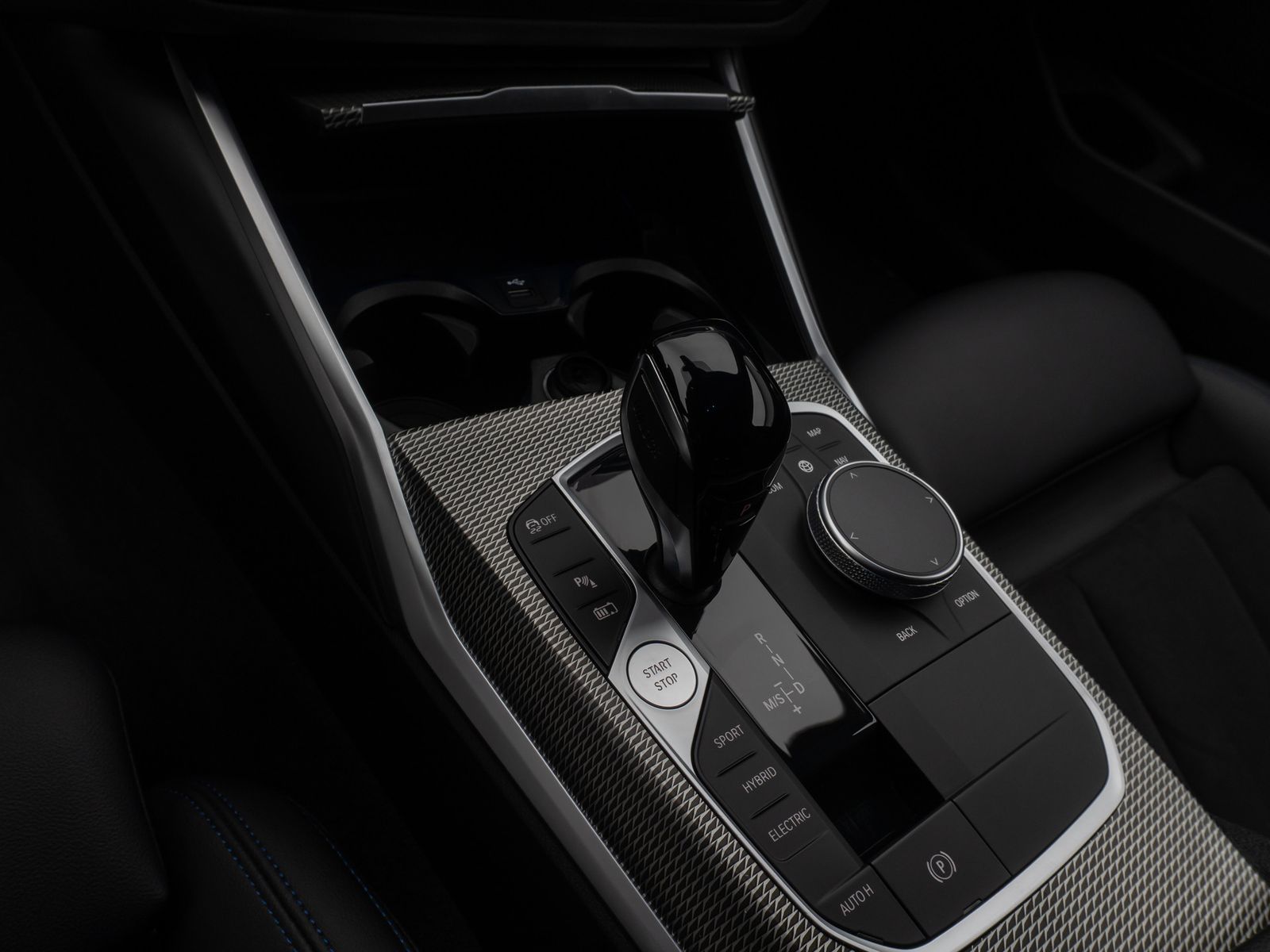 Fahrzeugabbildung BMW 330e  M Sport Laser Kamera HUD DAB HiFi Komfort