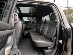 DODGE Ram 1500 Crew Cab Sport 5.7lV8 MY26 Sportauspuff