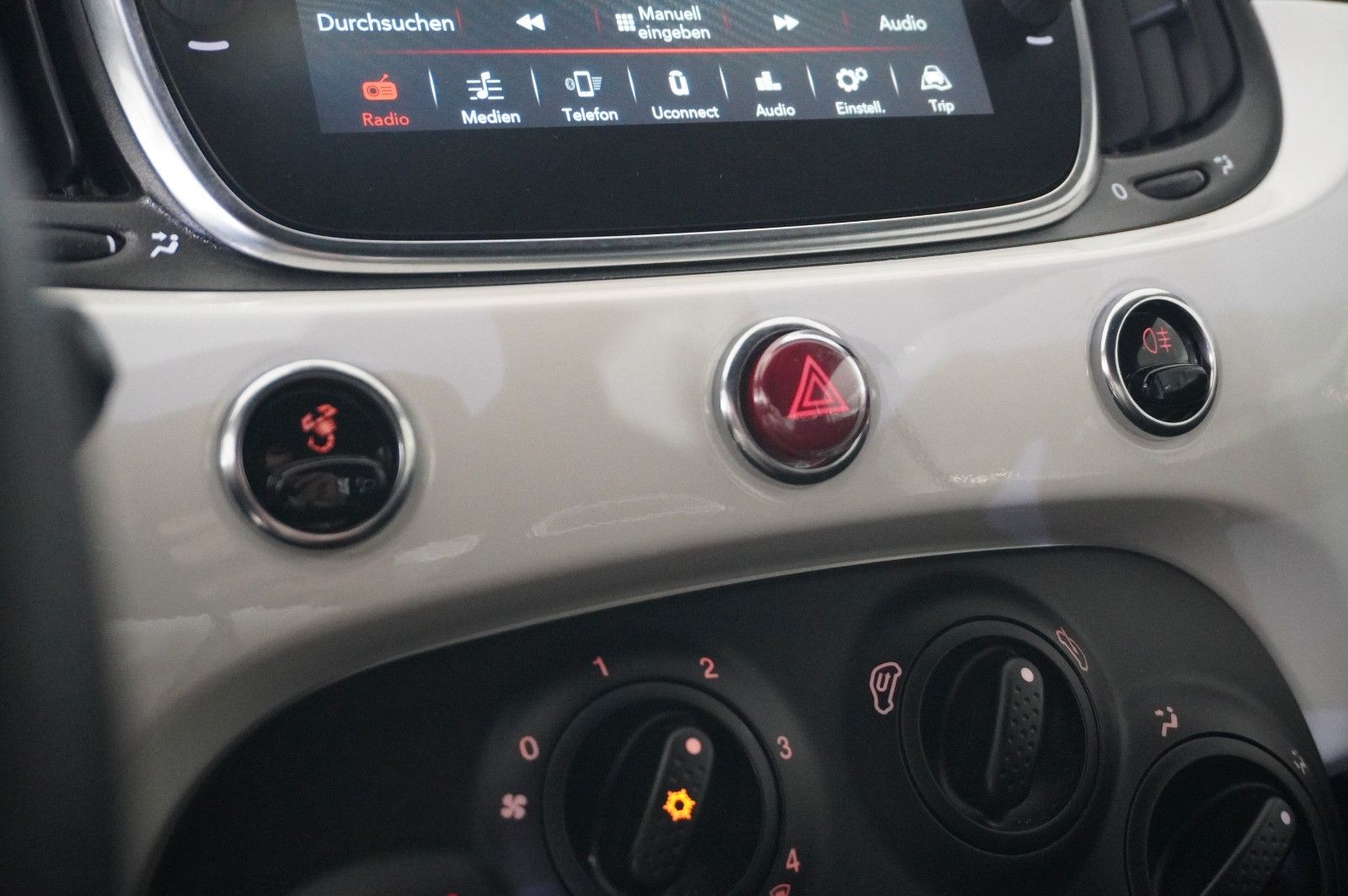 Fahrzeugabbildung Abarth 595 1.4 T-JET CORSA NAVI/LED/VIRTUAL/SPORT/DAB+