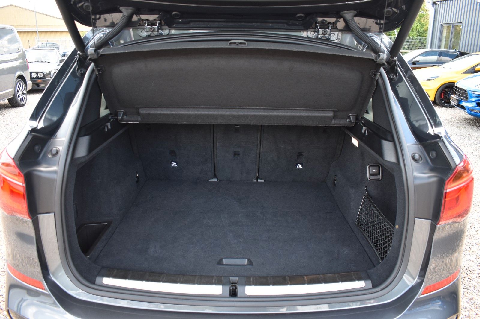 Fahrzeugabbildung BMW X1 Baureihe X1 sDrive 18 d M Sport
