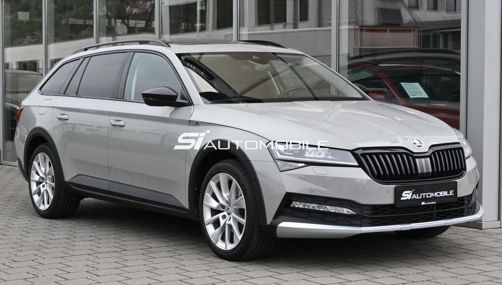 Fahrzeugabbildung SKODA Superb 2.0 TDI DSG 4x4 SCOUT Combi °ACC°AHK°STHZ