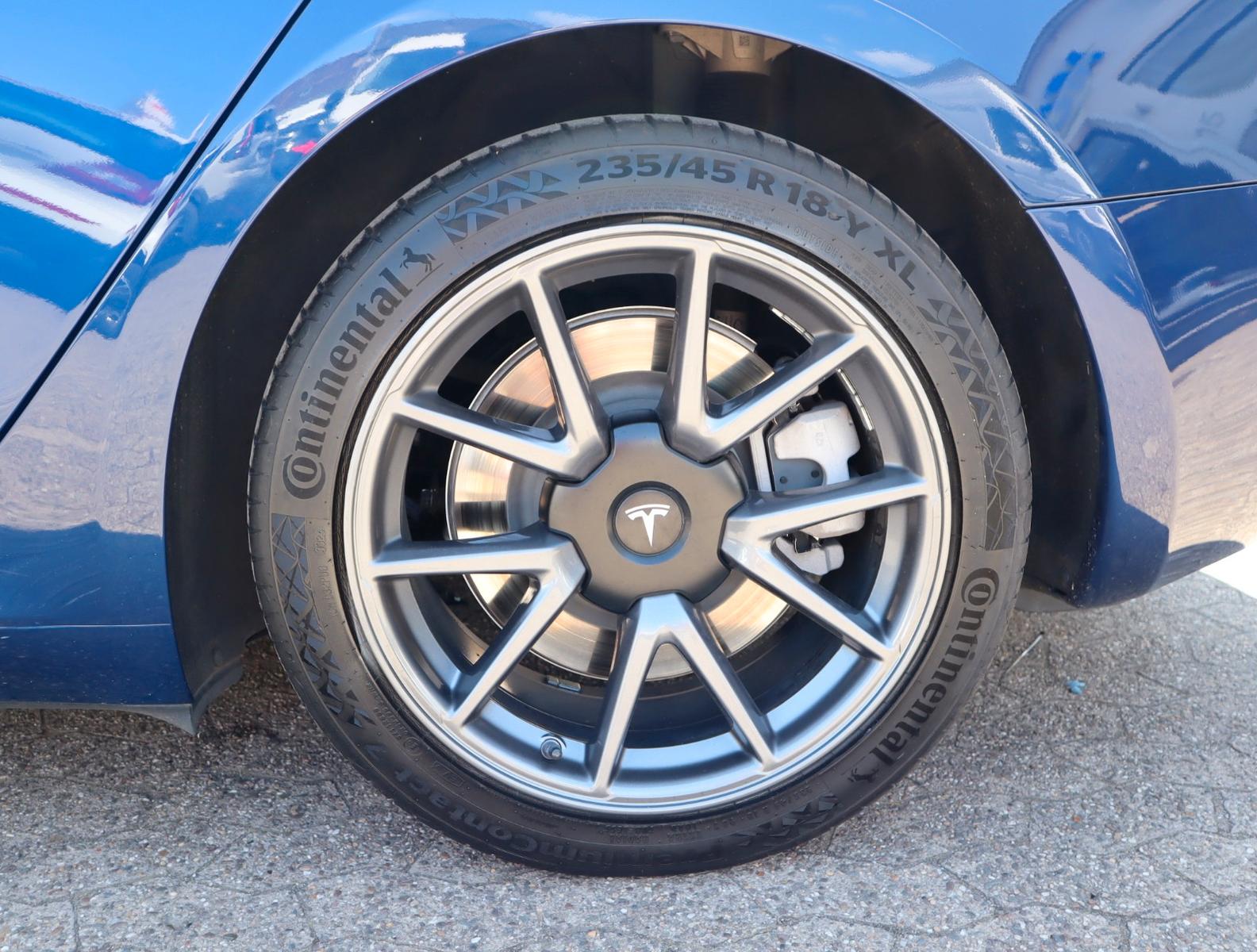 Tesla Model 3 Long Range Allrad /SHZ /2-Zonen-Klima