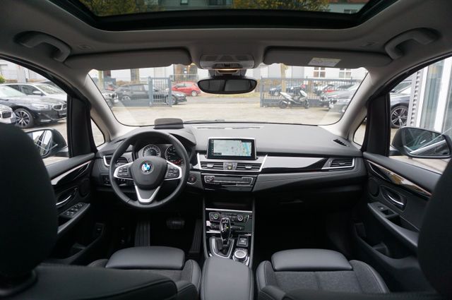 BMW 220i Gran Tourer Sport Line DriAsPl ACC Pano HUD