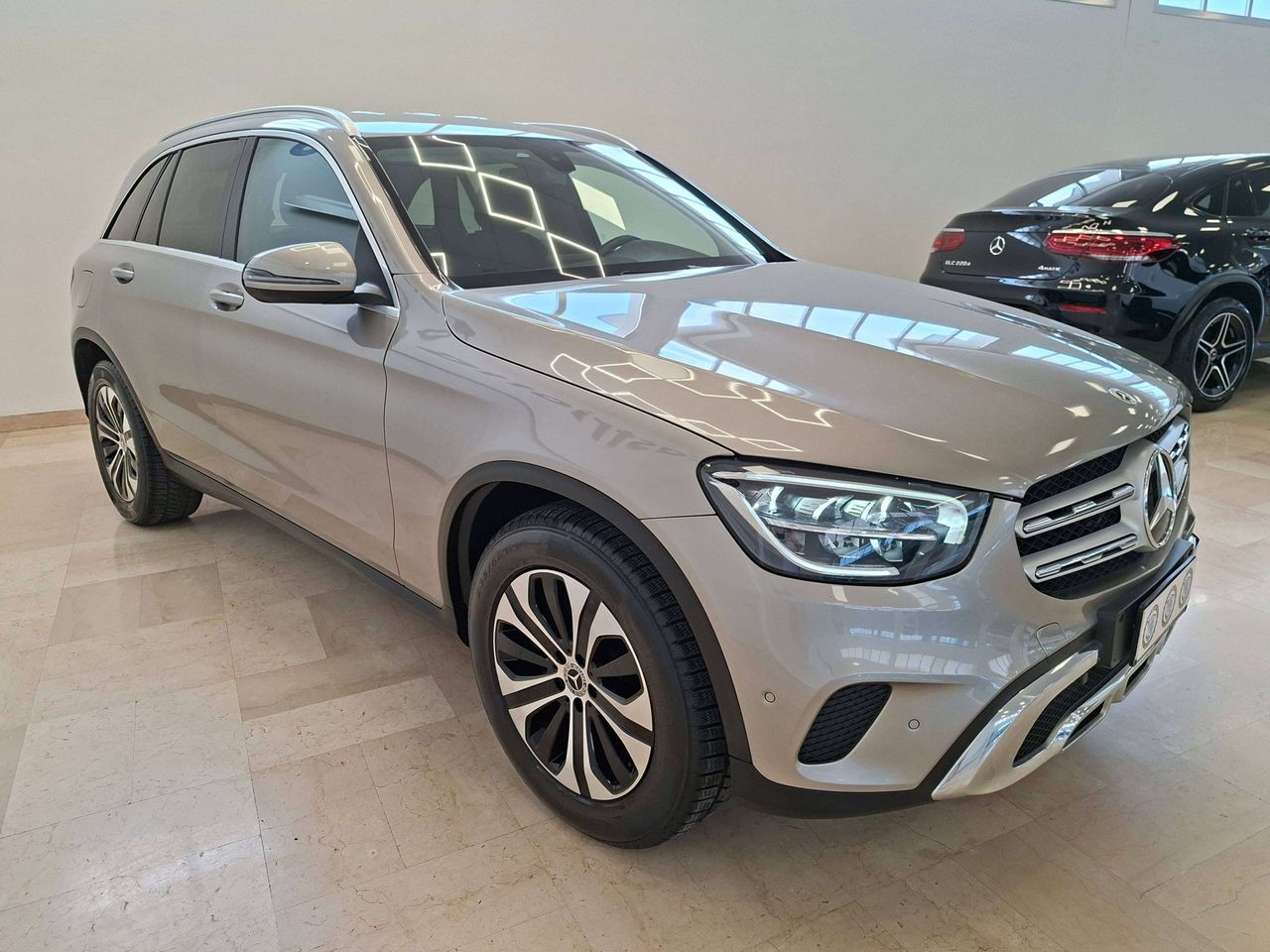 Mercedes-Benz GLC 220 d Business 4matic Aut 2 AN imagem 3