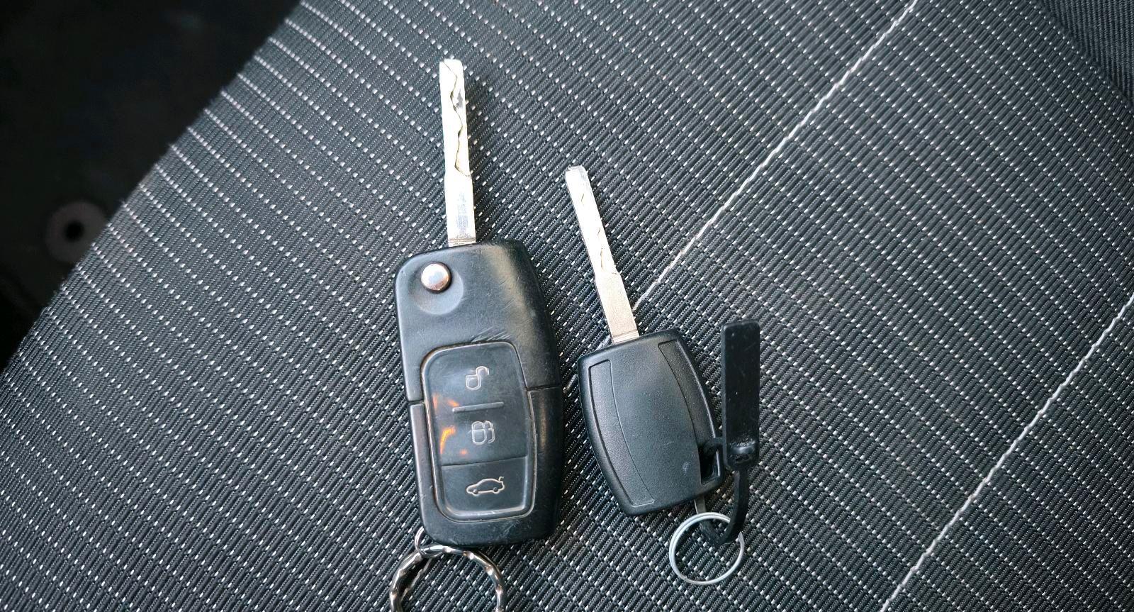 Ford Focus 2009 — photo 12