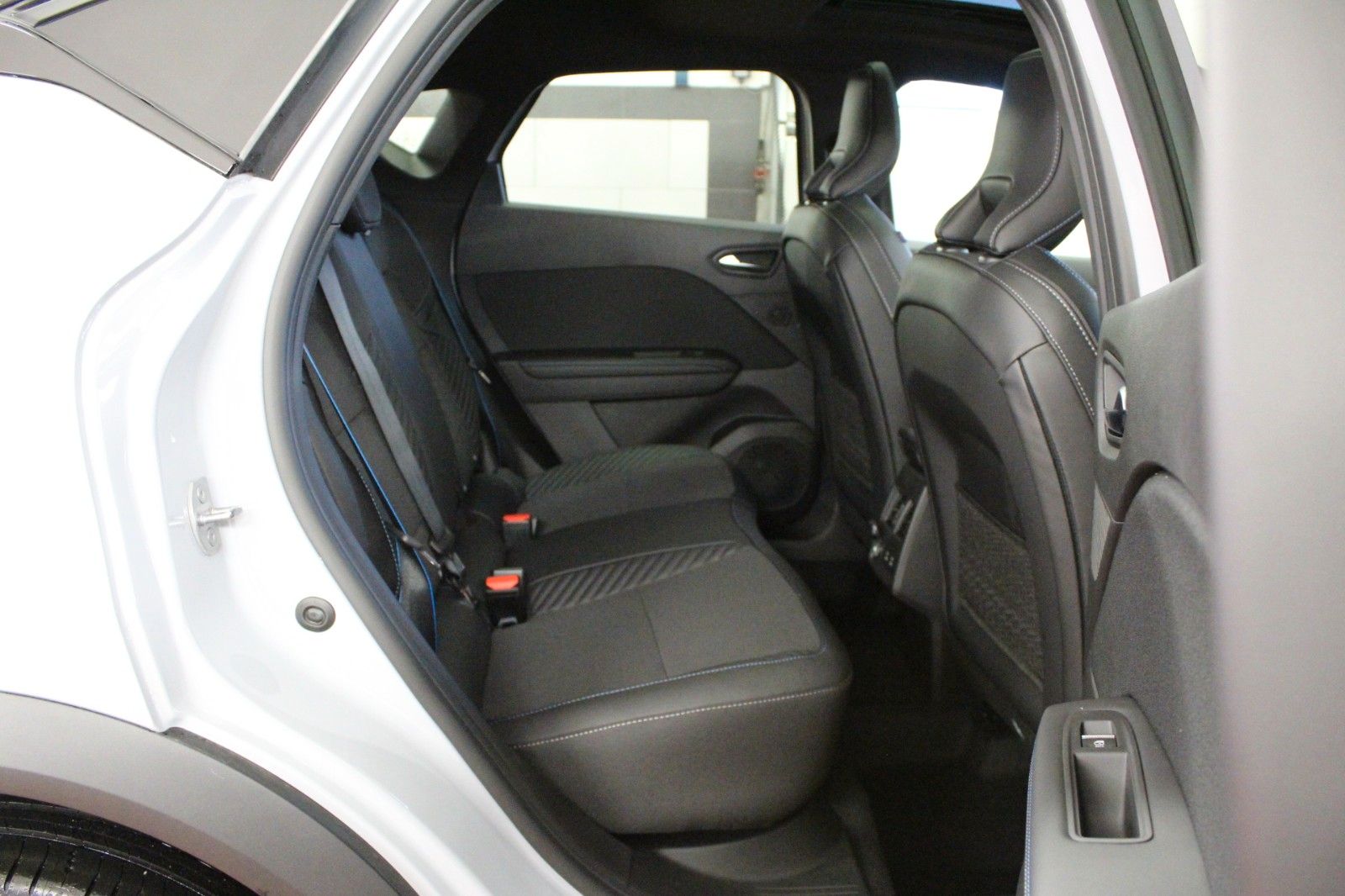 Fahrzeugabbildung Renault Captur Full Hybrid 160 E-Tech Esprit Alpine