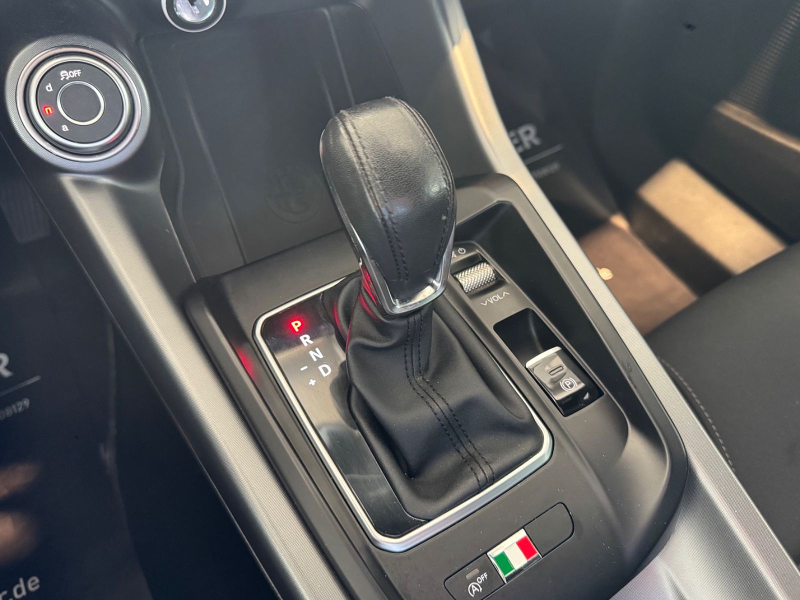 Fahrzeugabbildung Alfa Romeo Tonale Super/LED/PDC/CarPlay/Tempomat/ALU/1Hand