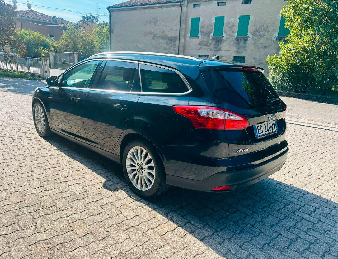 Ford Focus 2011 — photo 5