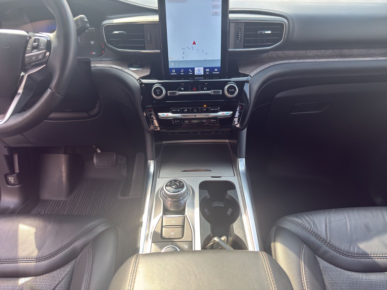 Fahrzeugabbildung Ford Explorer Platinum Plug-in-Hybrid 4x4*Pano*B&O*