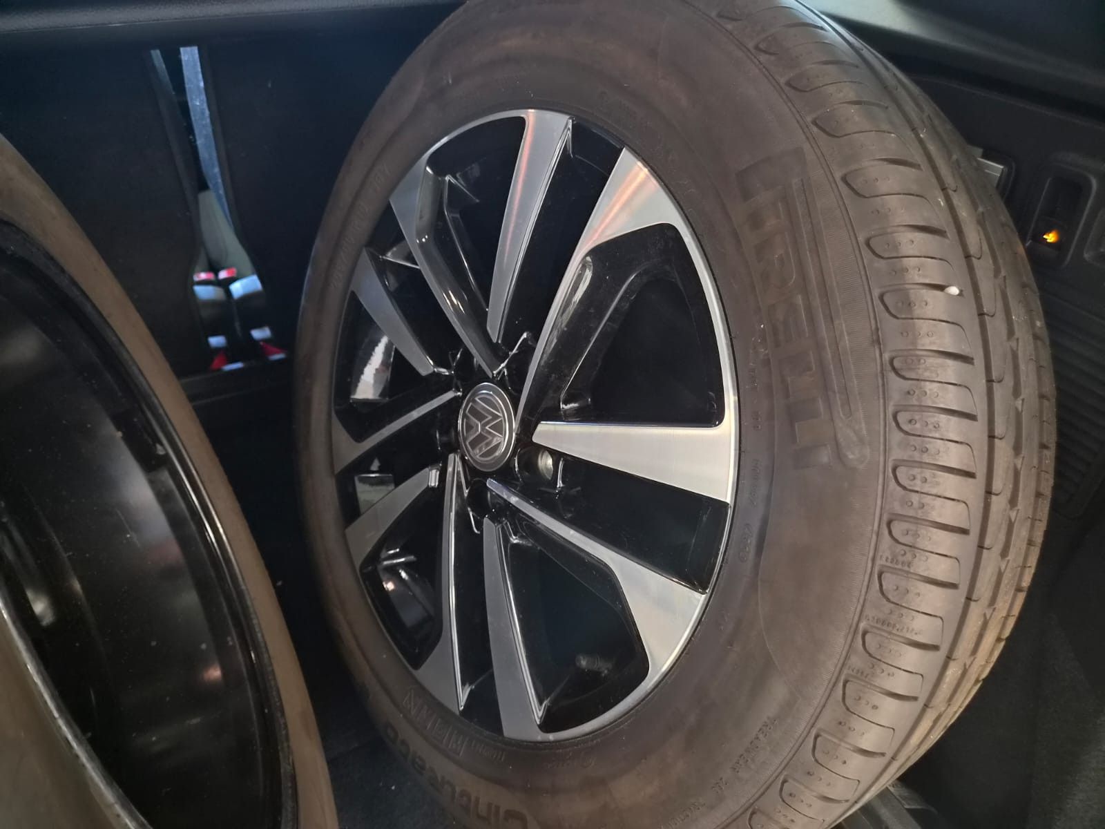Fahrzeugabbildung Volkswagen Touran IQ.DRIVE / 1. HAND / MWST