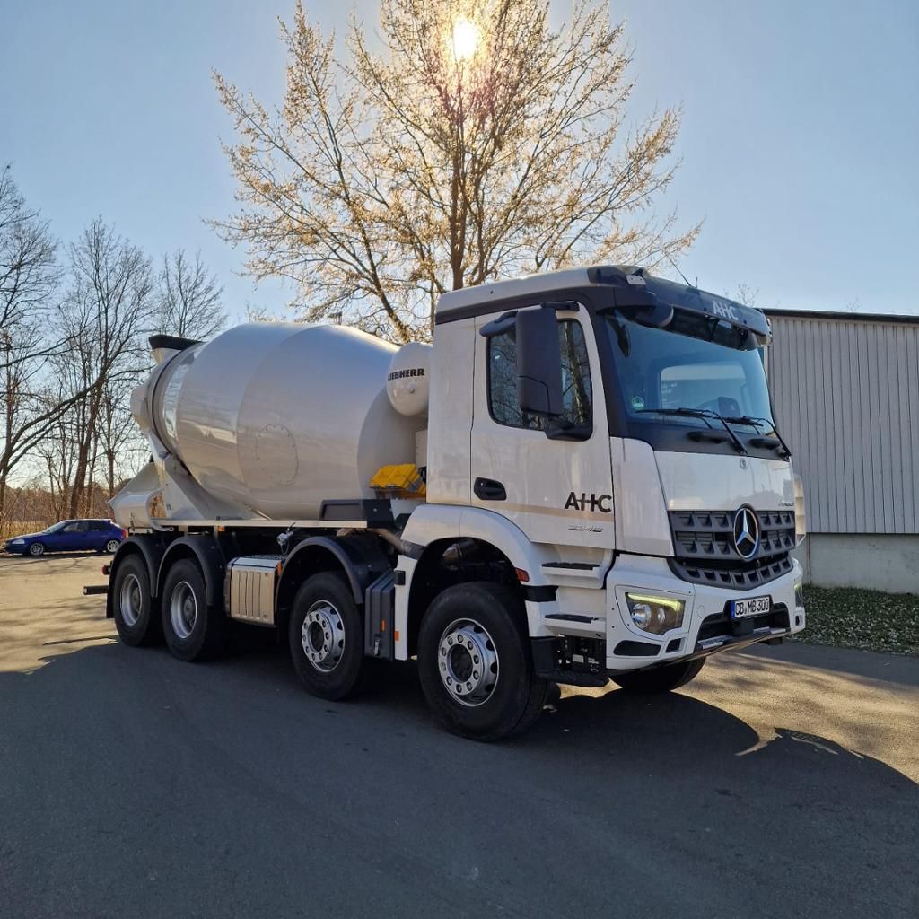 Fahrzeugabbildung Mercedes-Benz Arocs 3240 B Liebherr HTM 905 F
