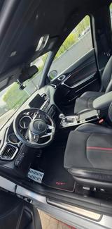 Kia cee'd / Ceed 1.6 T-GDI DCT GT GT - silberne Kia cee'd / Ceed