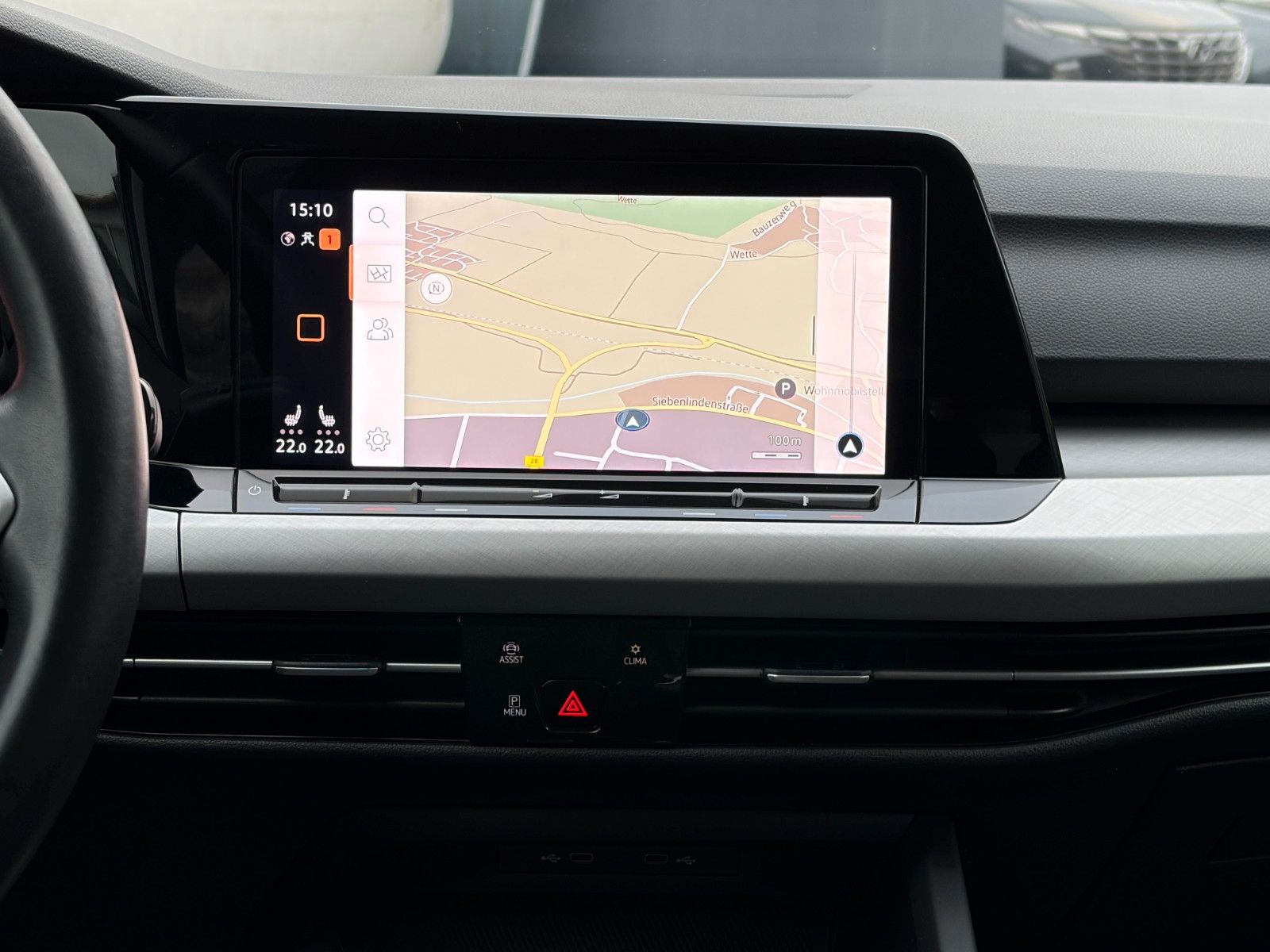 Fahrzeugabbildung Volkswagen Golf 1.5 TSI Life ACC LKAS PDC SHZ 3Z-Klima LED