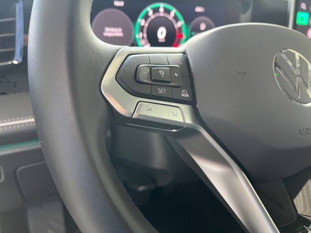 Fahrzeugabbildung Volkswagen Passat Variant 1.5 eTSI DSG BUSINESS NAV AHK KAM