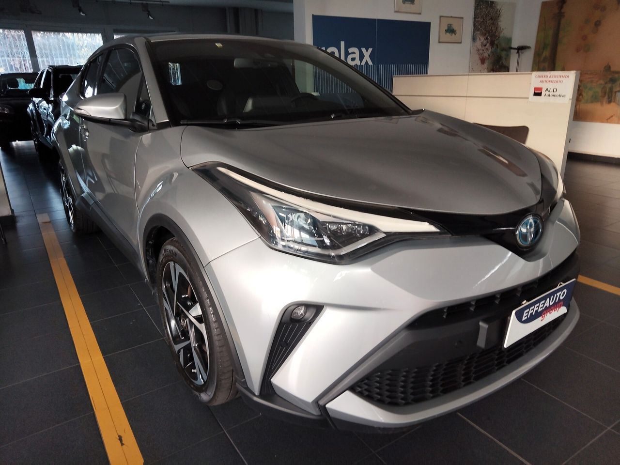 Toyota C-HR 1.8 Hybrid 5p. E-CVT Trend imagem 3