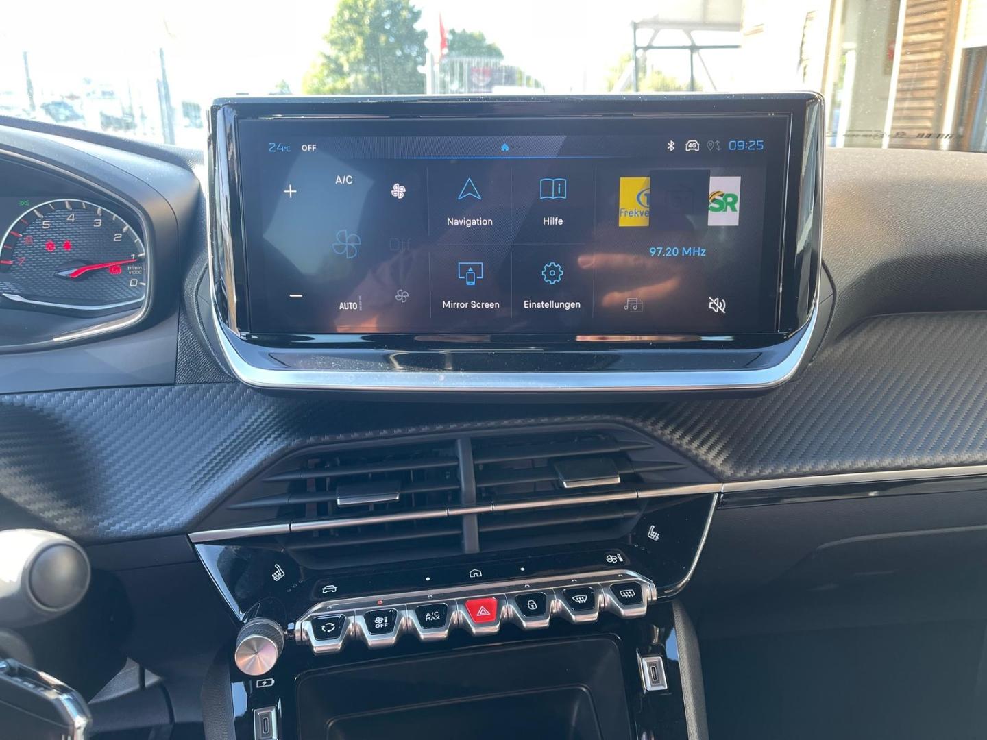 Peugeot 2008 Style Navi LED Apple CarPlay Android Auto K