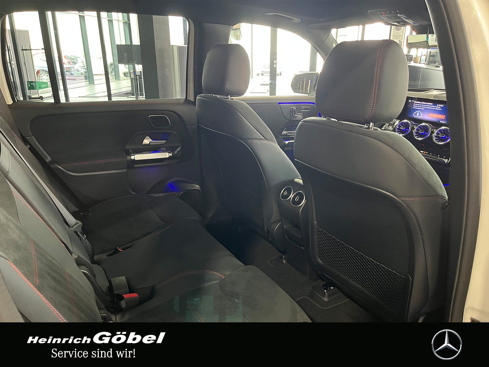 Fahrzeugabbildung Mercedes-Benz EQB 350 4M AMG+PANO+HUD+360°+CARPLAY+MEMORY+