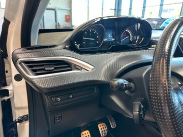MYAUTOCENTER – Gebraucht- und Jahreswagen mit Werkstattservice in Pfaffenhofen Peugeot 2008 Allure *2 Hand*TÜV*Unfallfrei* GT LINE*