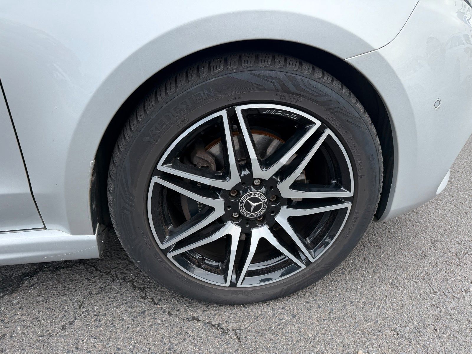 Fahrzeugabbildung Mercedes-Benz V 250 d AVANTGARDE ED AMG DISTRONIC Sitzklima