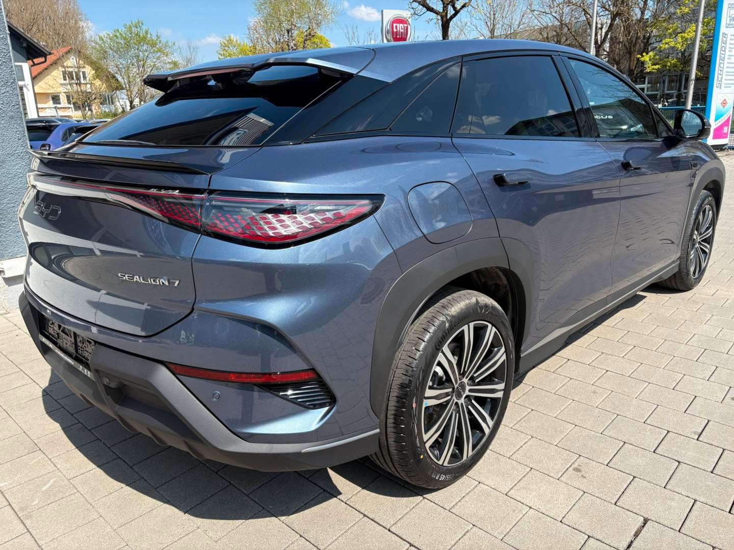 BYD SEALION 7