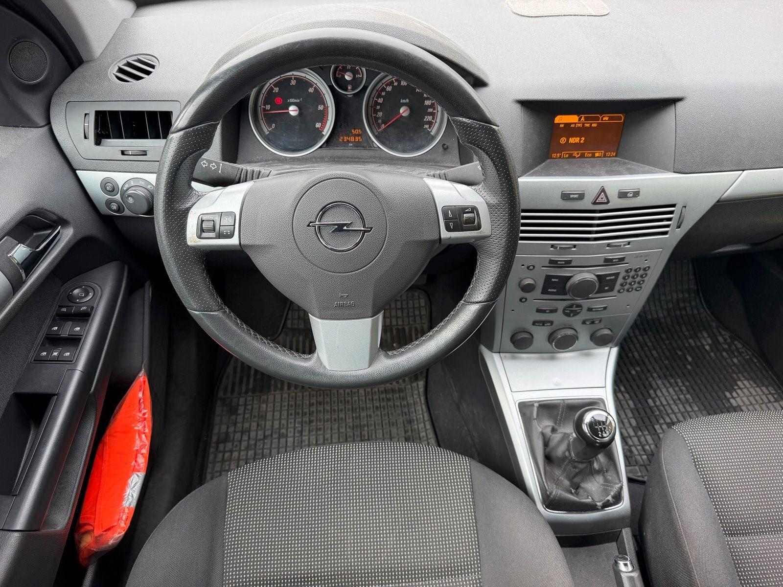 Opel Astra 2008 — photo 7