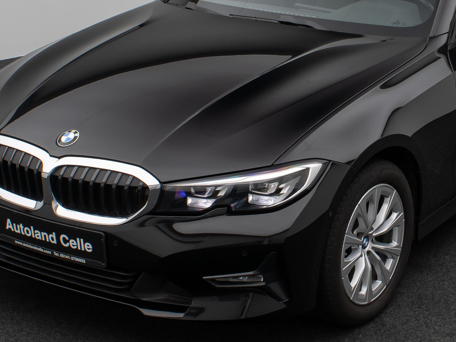 Fahrzeugabbildung BMW 320i CockPit+ DAB PDC LED Lordos Sitzhzg Komfort