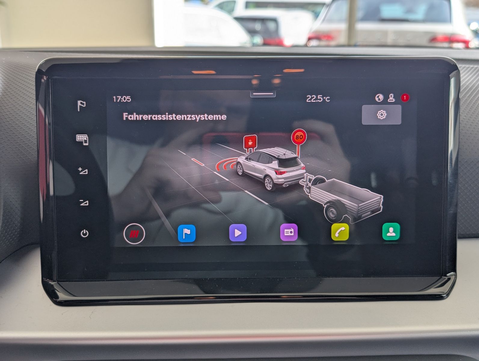 Fahrzeugabbildung SEAT Arona 1.5 TSI FR DSG ACC LED AHK KAM DINAMICA 18