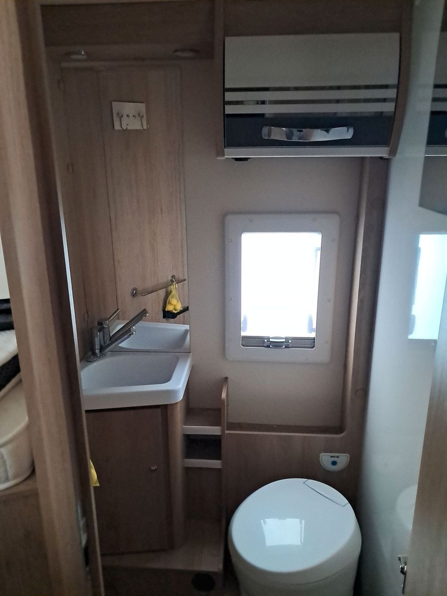Fahrzeugabbildung Roller Team Kronos 287 TL TV,Solar,Dachlüfter,