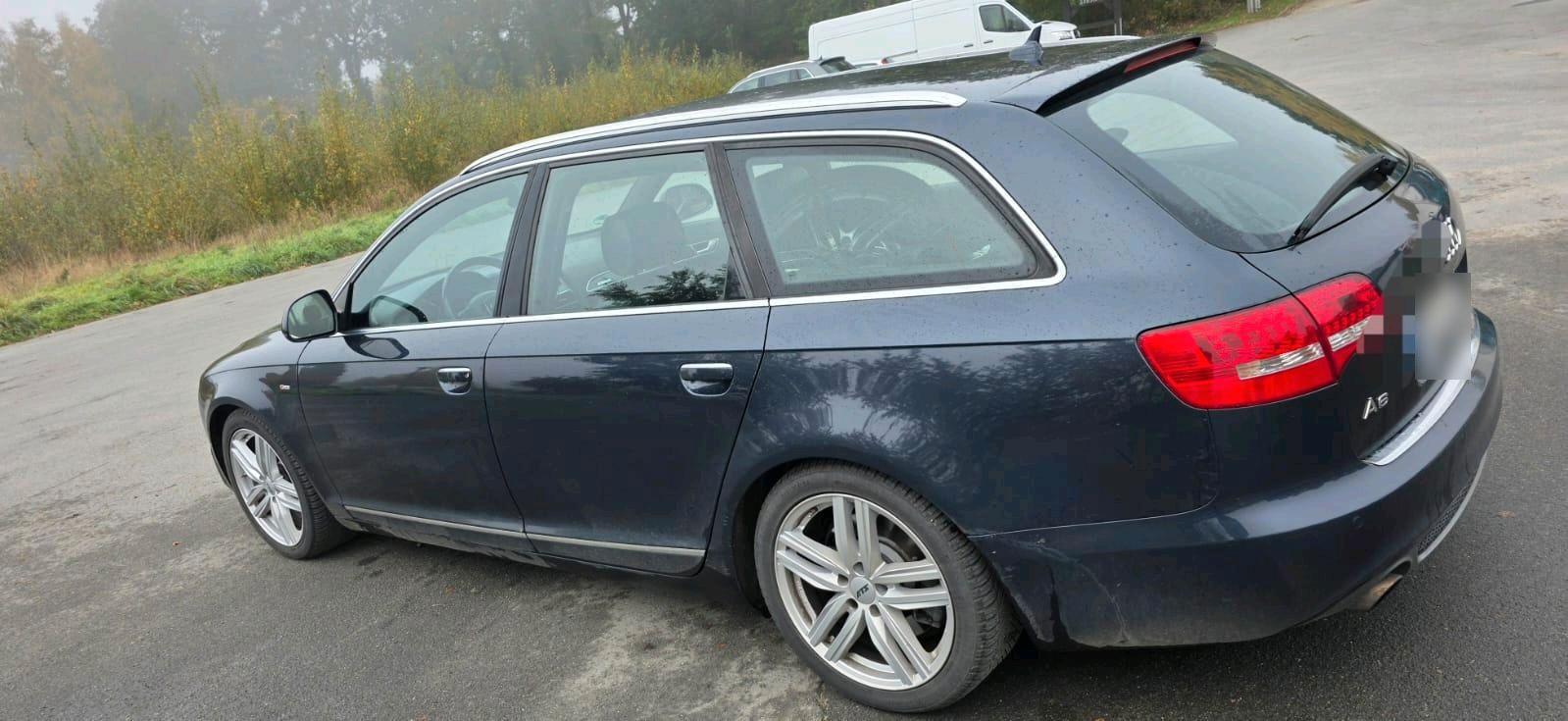 Audi Quattro 2011 — rear view