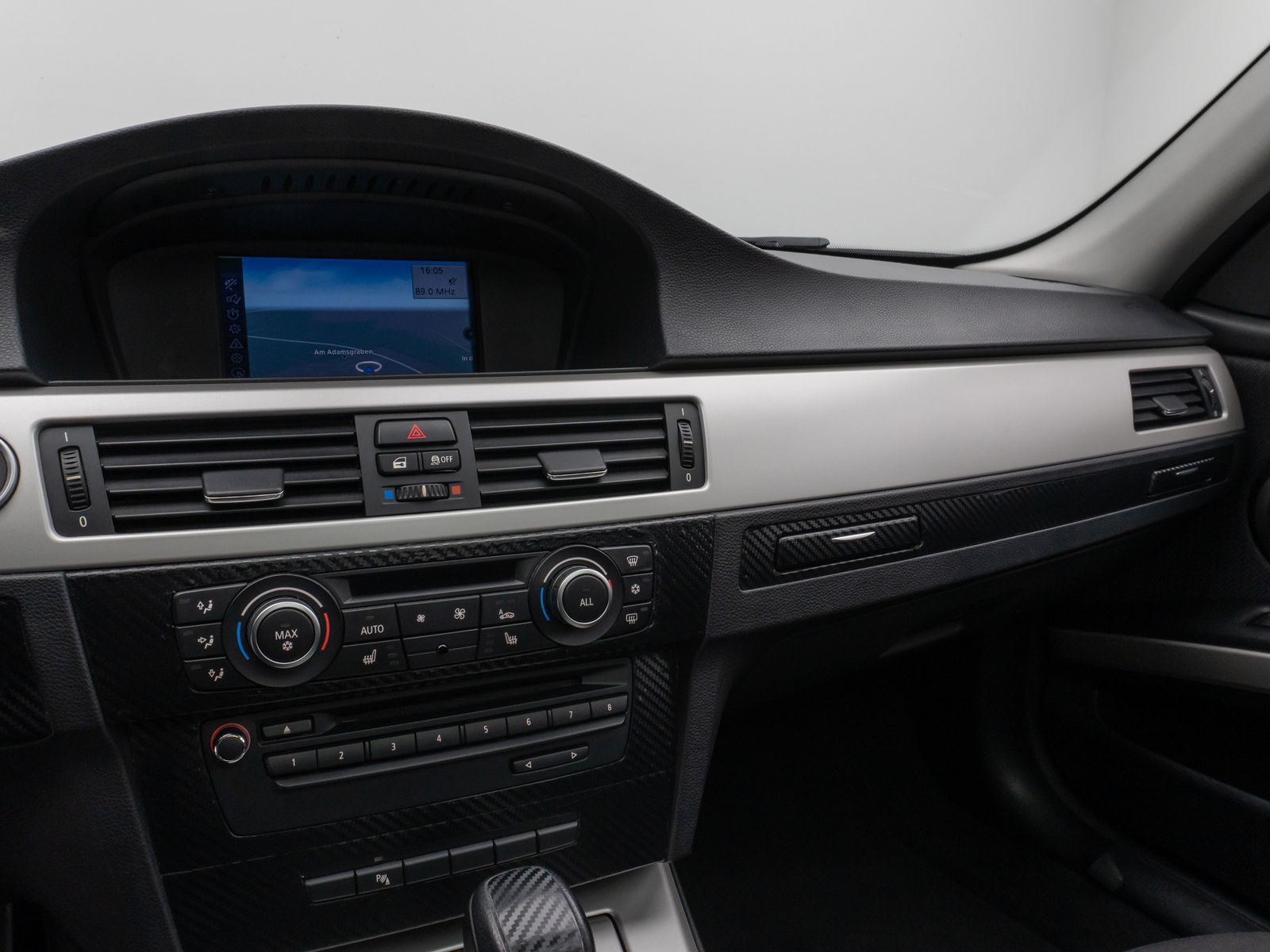 Fahrzeugabbildung BMW 320d PDC Navi Xenon Fernlichtassist Komfort AHK