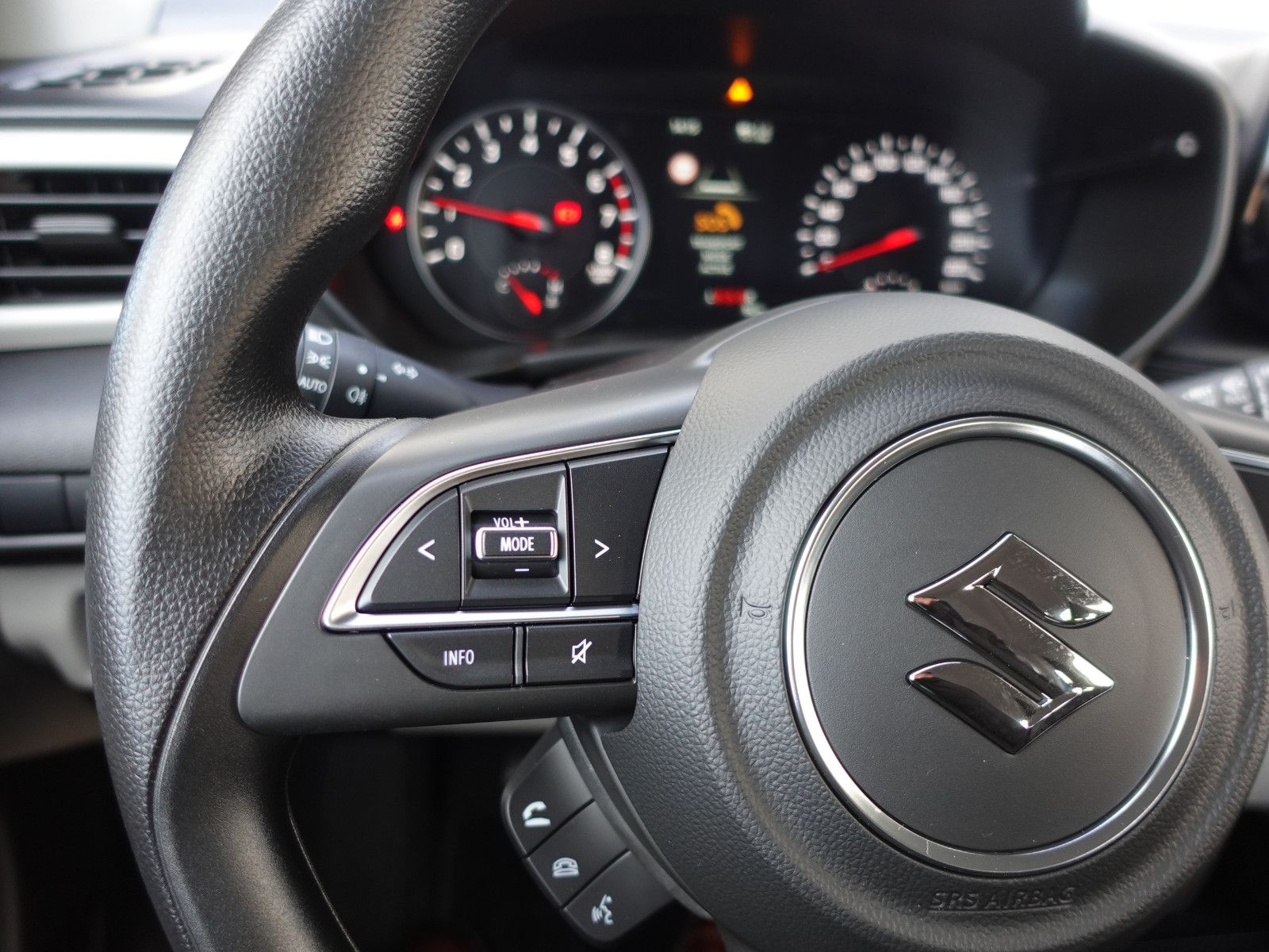 Fahrzeugabbildung Suzuki Swift Club 1.2 Hybrid,Navi,Kamera,LED,DAB+,Klima