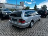 Mercedes-Benz E 240 T  /Autom. /Klima/ AHK / Leder / Xenon - Mercedes-Benz E 240 mit Benzin-Antrieb