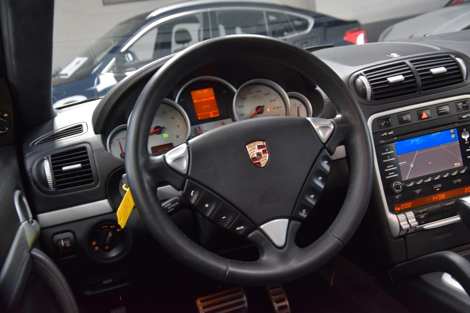 PORSCHE CAYENNE 4.8 GTS 405 ch 4X4 BVA - HAYON ÉLECTRIQUE - PACK SPORT - TOIT PANORAMIQUE