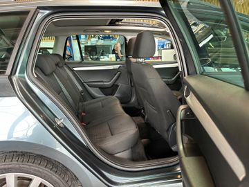 Skoda Octavia *PANO*SitzStandLenkradHZ*ACC*AHK*NAVI*