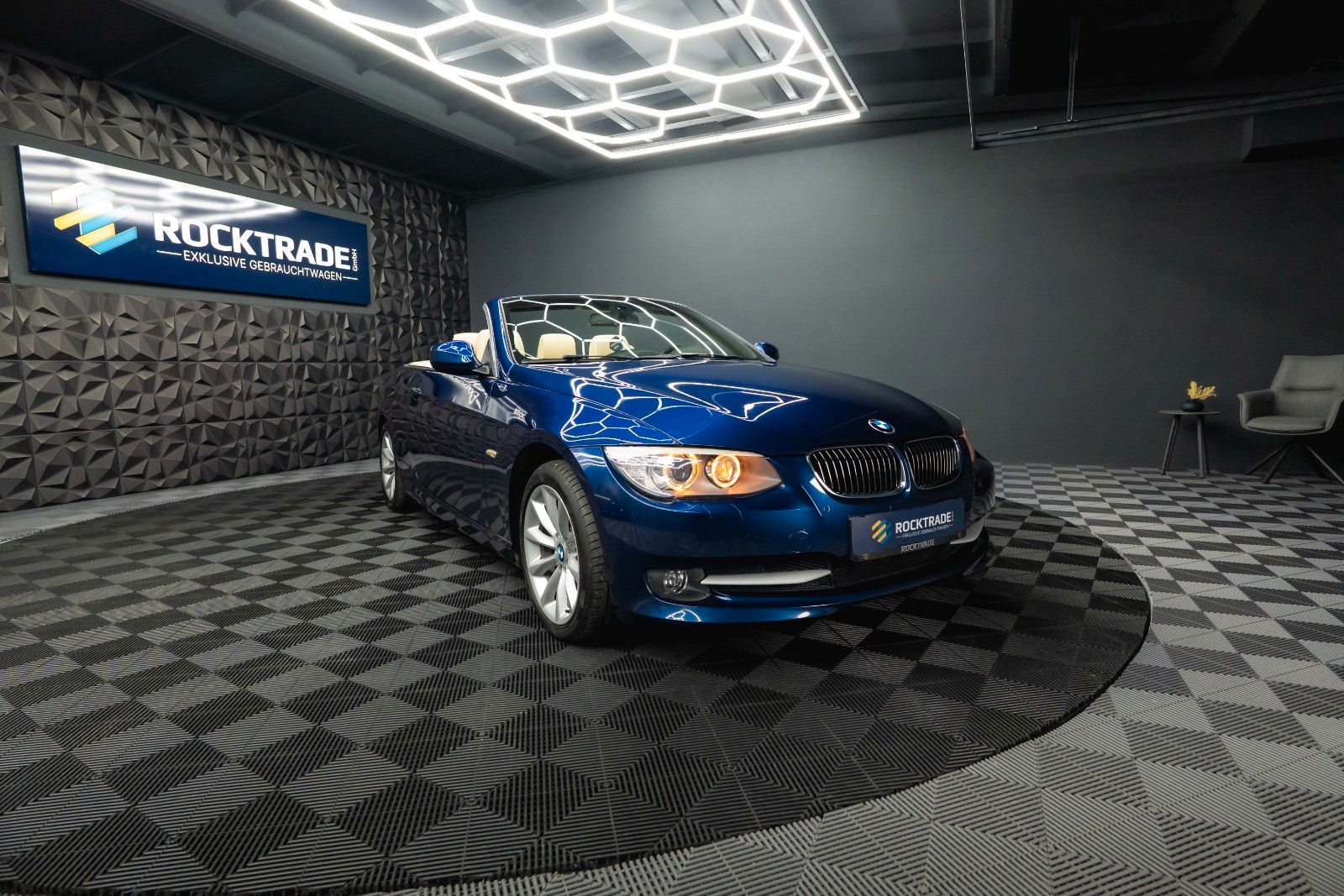 Fahrzeugabbildung BMW 330d Cabrio Sport Edition *Bi-Xenon*H&K*Memory*