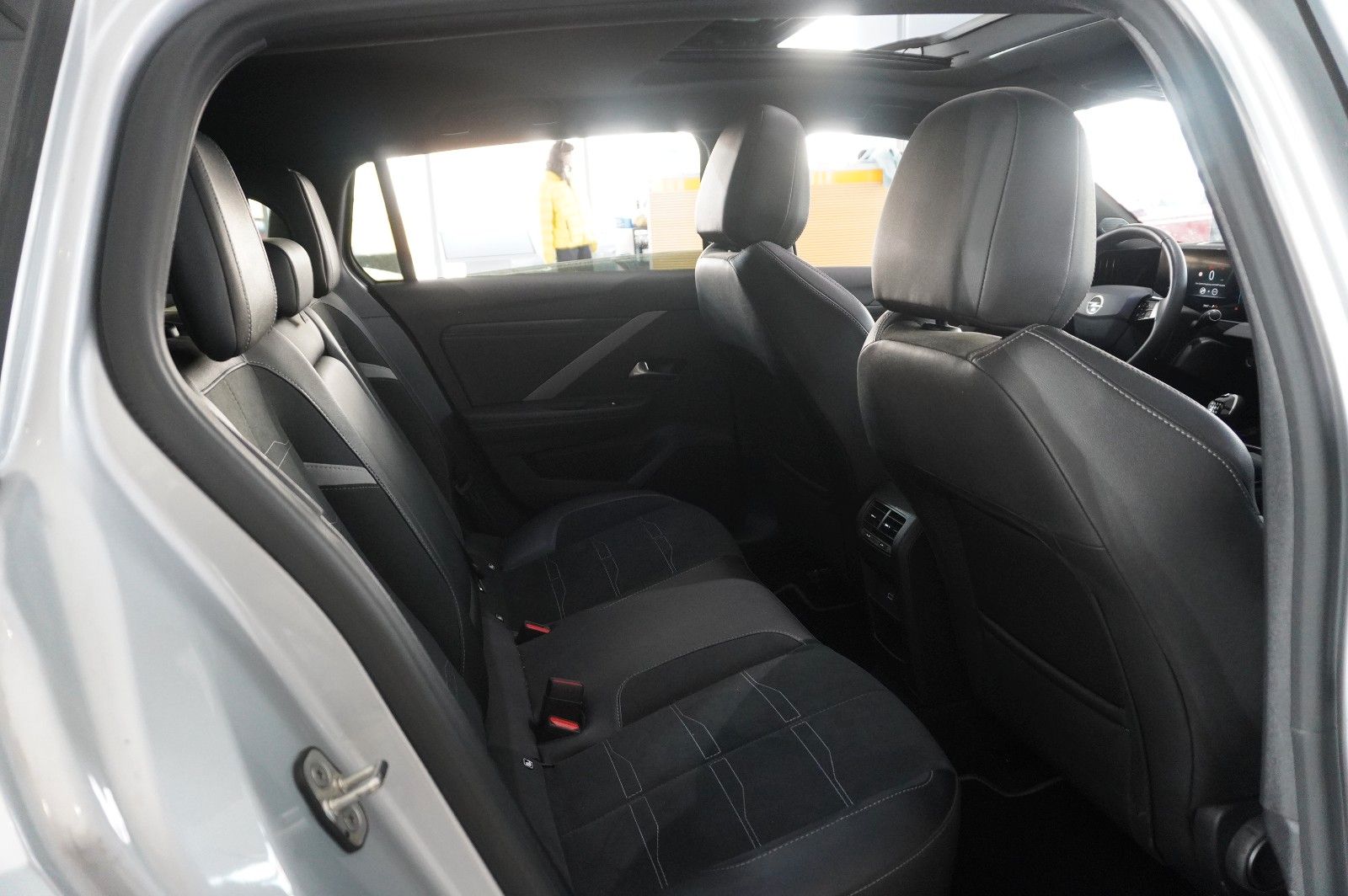 Fahrzeugabbildung Opel Astra L ST 1.2T GS SPORT NAVI/LED/360°/PANO/HUD